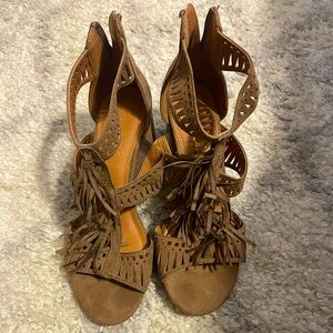 “Sugar” tasseled heels